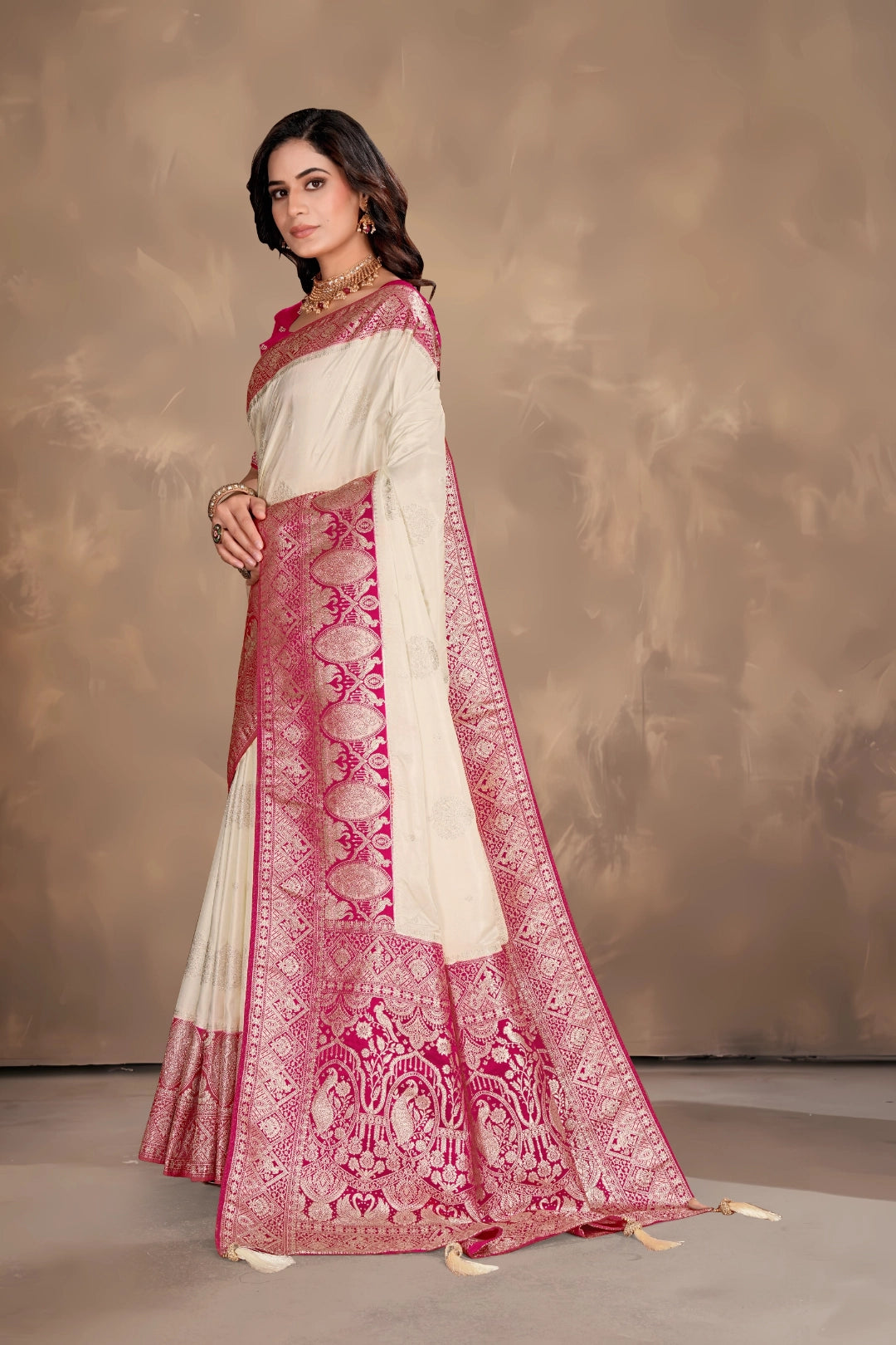 Offe White Classic Banarasi Satin Silk Saree